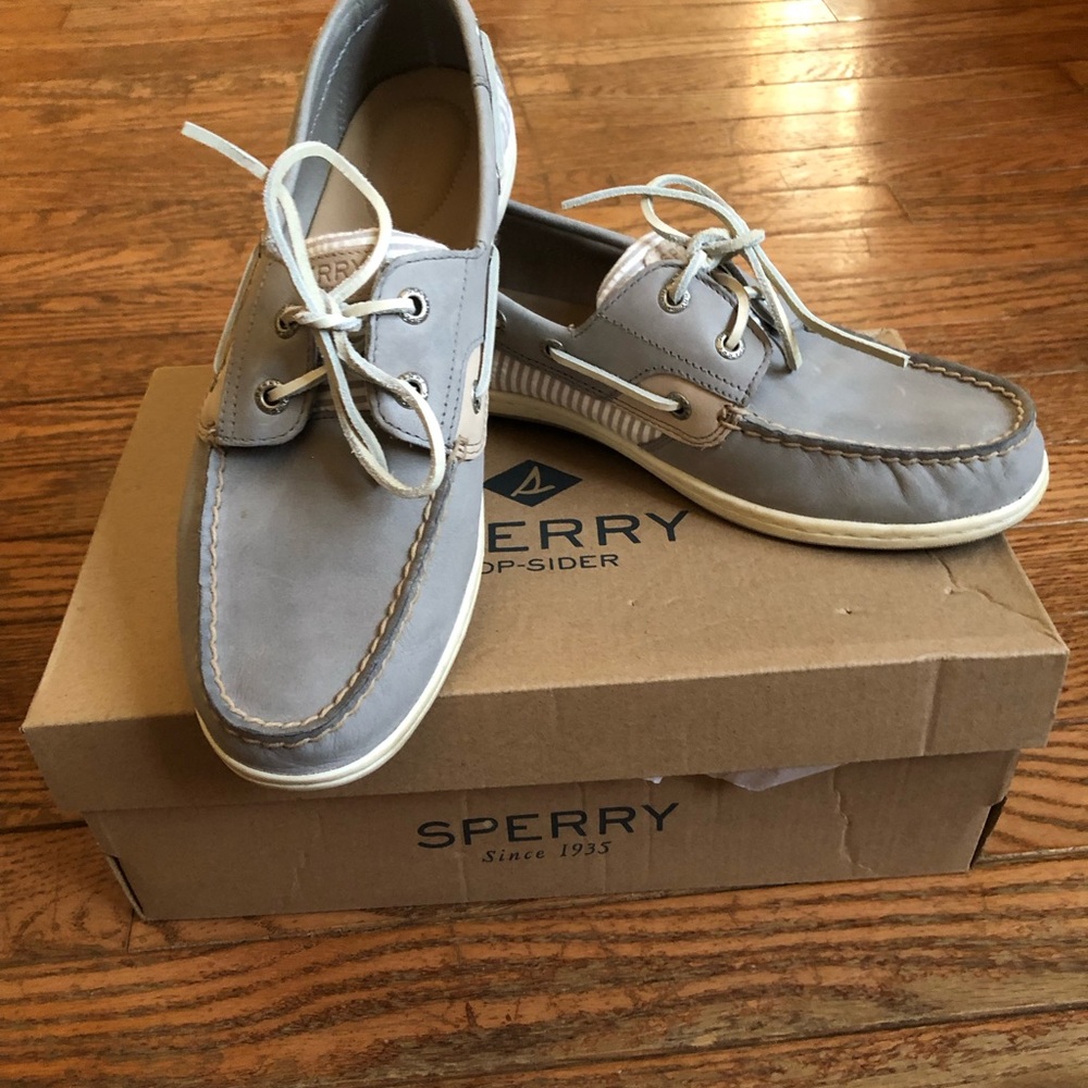 SPERRY SPEERY SPERRY Like New Boat Shoes! Woman’s size 9 & Great condition!